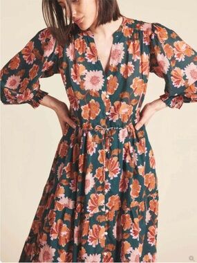 NWT sz M Trovata Birds of Paradis Sylvie dress in carnation print midi dress
